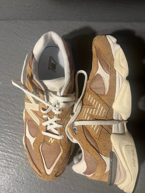 NWOB: New Balance 9060 Beige Size 12